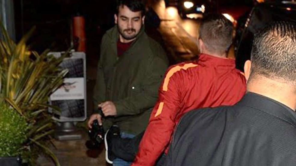 حمله پودولسکی به یک عکاس خبری در استانبول (عکس) 
