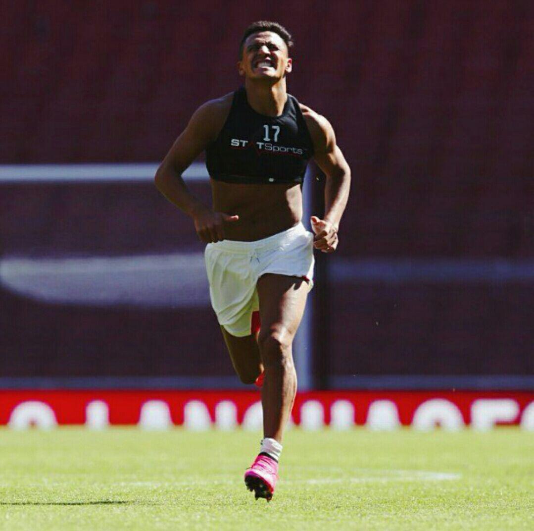 عکس روز؛ سانچز پس از شکست در امارات ماند و تمرین کرد 