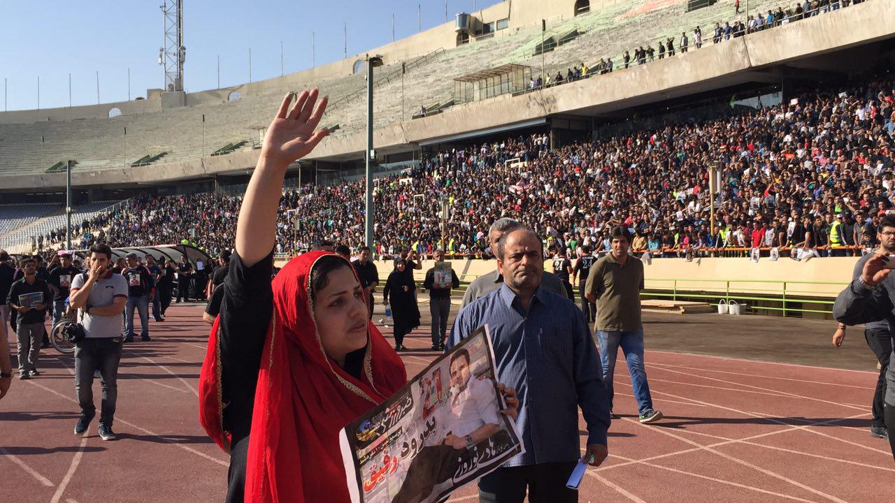 صحبت های جالب ترانه علیدوستی در مورد حضور همسر هادی نوروزی در استادیوم آزادی