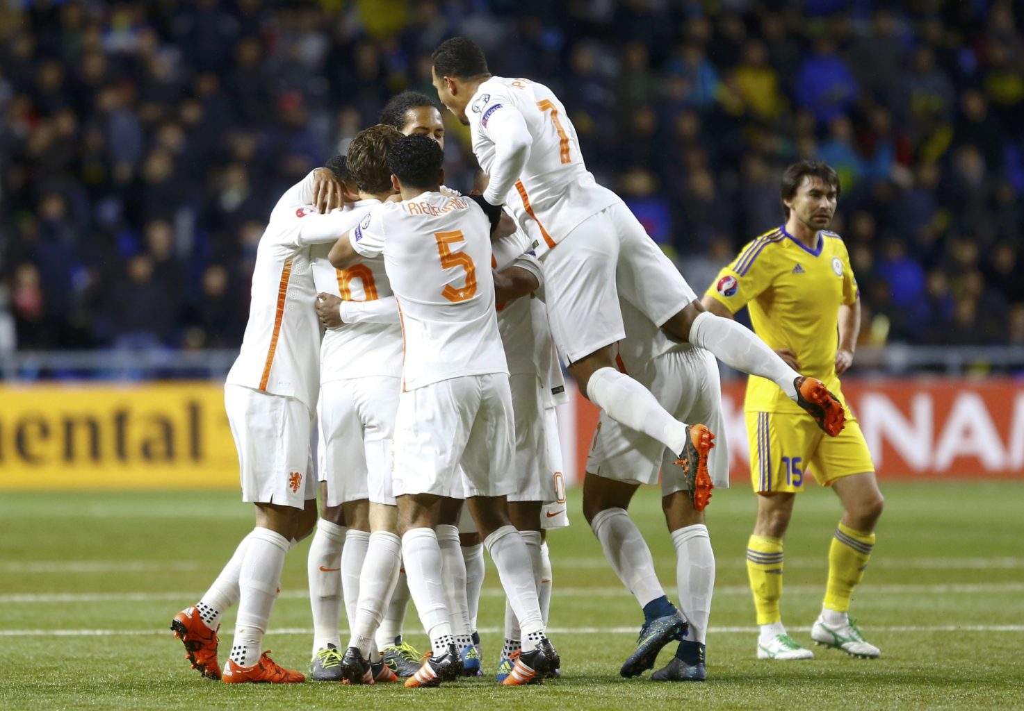 قزاقستان 1-2 هلند؛ در انتظار ناکامی ترکیه