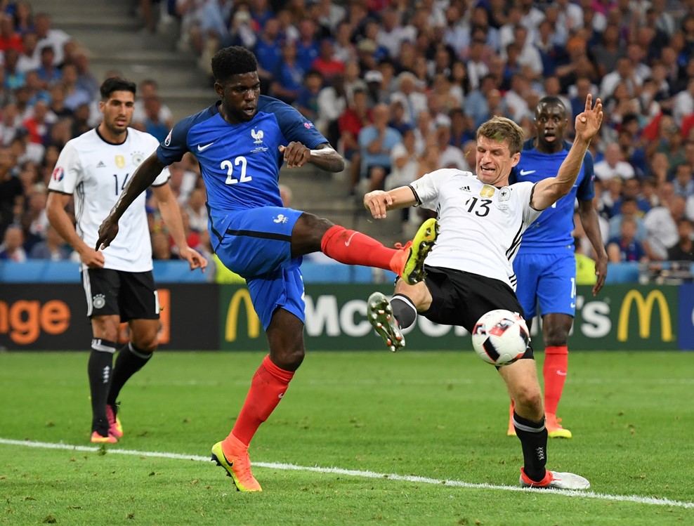 اومتیتی: بازی در کنار بازیکنان فرانسه پیچیده نیست؛ با آنها به جنگ می رویم