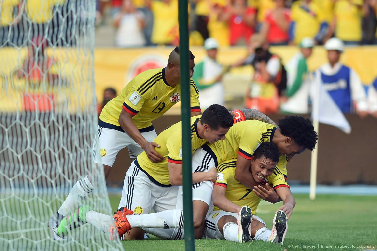 کلمبیا 3-1 اکوادور؛ صدرنشین از پا در آمد