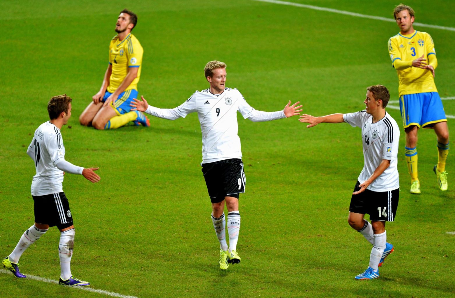 نتایج گروه C رقابت های مقدماتی جام جهانی در قاره اروپا، هت تریک شورله در جشنواره گل آلمان-سوئد