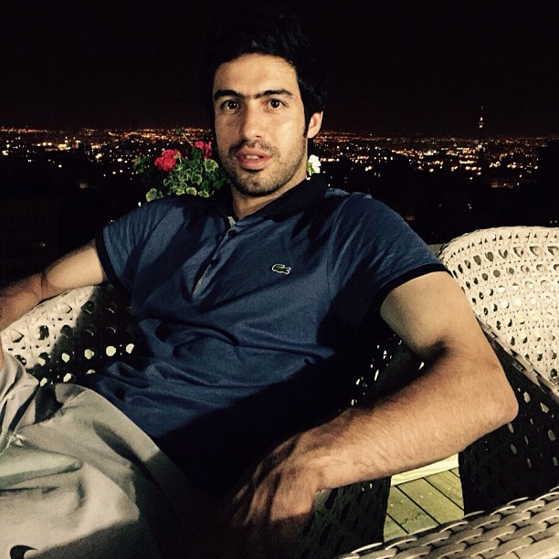 خسرو حیدری: ♥♥♥♥