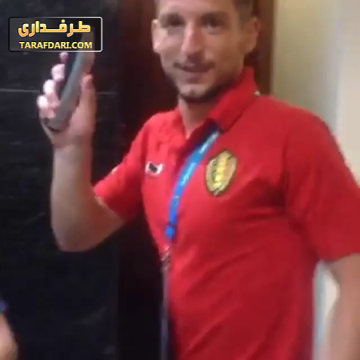 حواشی جام جهانی؛ مرتنس و تراشیدن سبیل های پدرش پس از پیروزی برابر الجزایر (ویدیو)