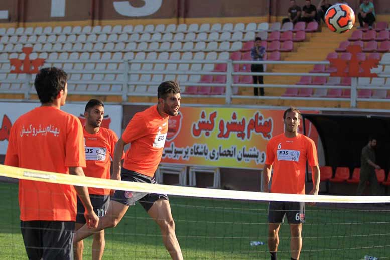 چند خبر از باشگاه پرسپولیس,؛ عباس زاده همچنان ممنوع الفعالیت