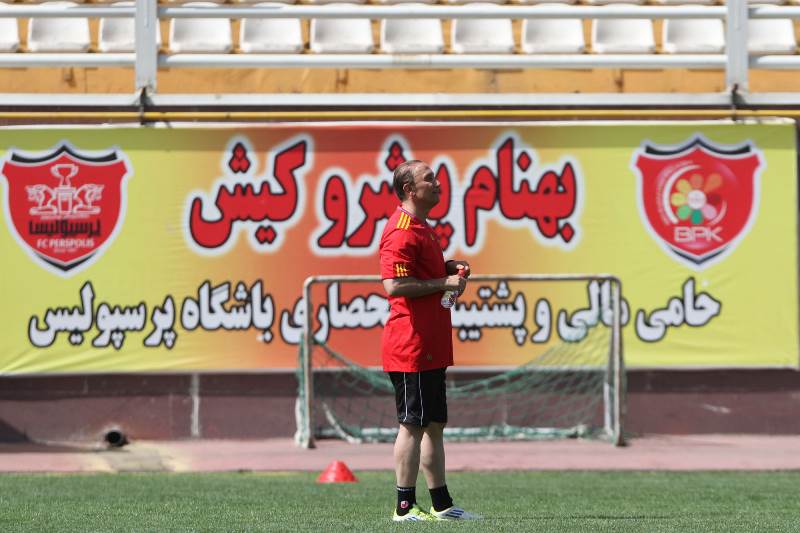 فنونی زاده: دست درخشان خالی مانده، چون دایی پرسپولیس را بد بسته است