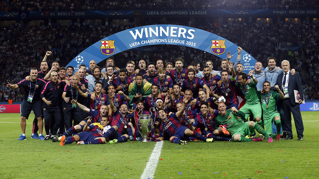 تجلیل یوفا از 5 بازیکن بارسلونا به مناسبت پنجمین قهرمانی در لیگ قهرمانان