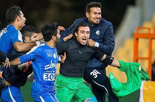 رحمتی بهترین بازیکن دو ماه اخیر  فوتبال ایران انتخاب شد