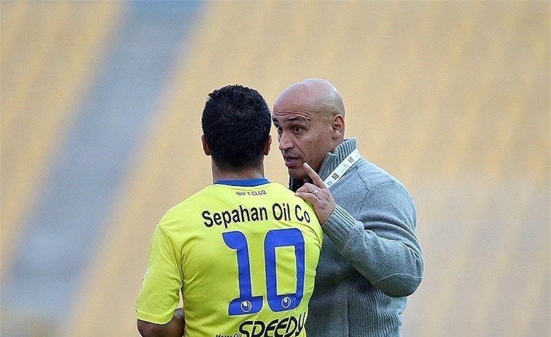  اولین حضور منصوریان در تمرینات نفت با گوشزد به بازیکنان جدید 